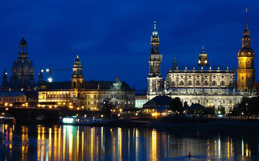 Dresdens Altstadt in der Nacht